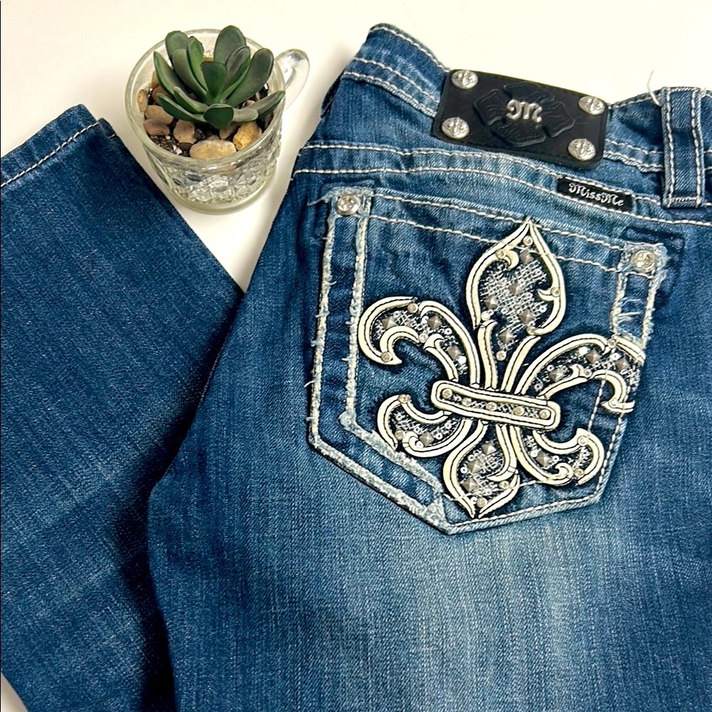 MISS ME⚜️Cropped Jeans Fleur-de-Lis Rhinestones & Metallic Embellishments Sz 30